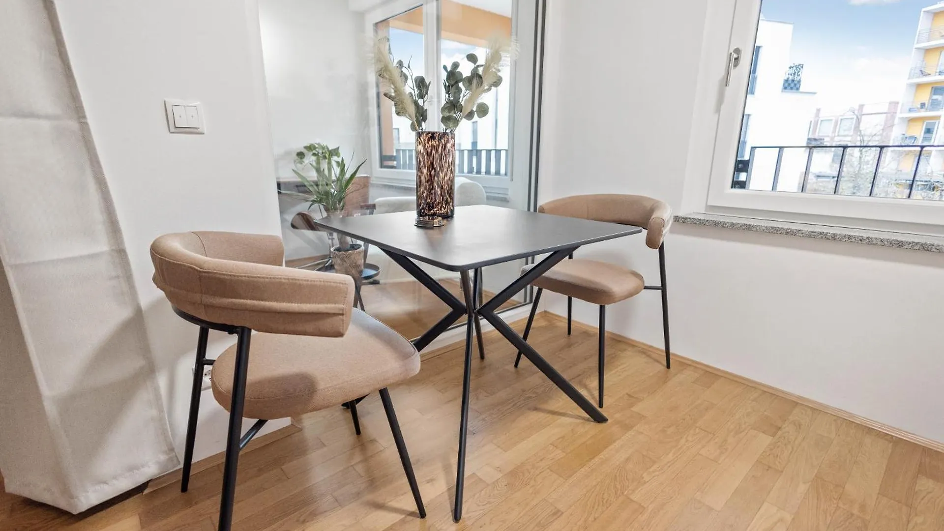 Ma Suite - Cozy Apartment 2P - Best Location - Private Parking Augsburg Germany