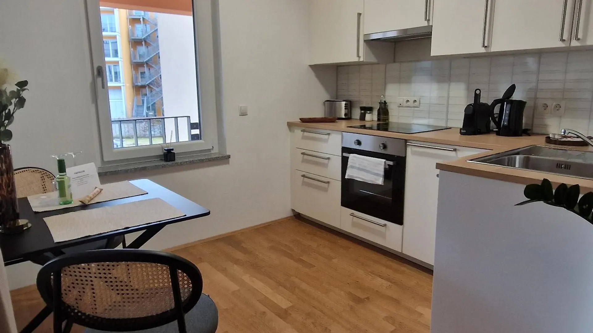 Ma Suite - Cozy Apartment 2P - Best Location - Private Parking Augsburg Germany